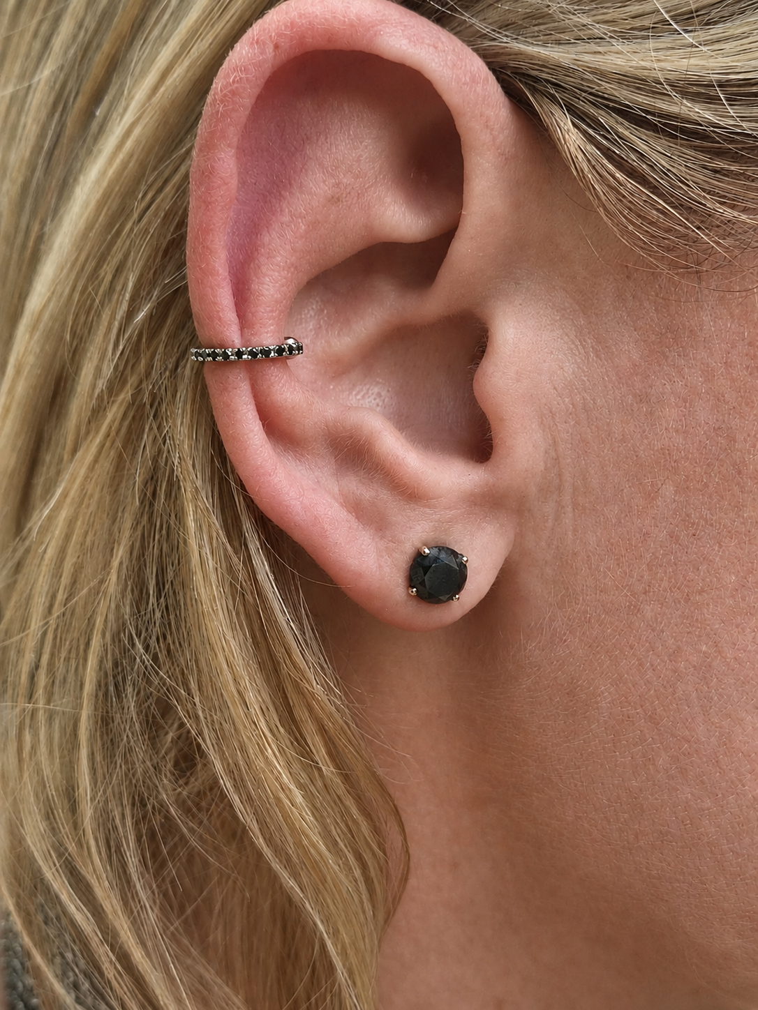 Black Helix Earcuff